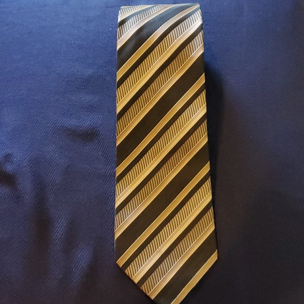 Brown tie